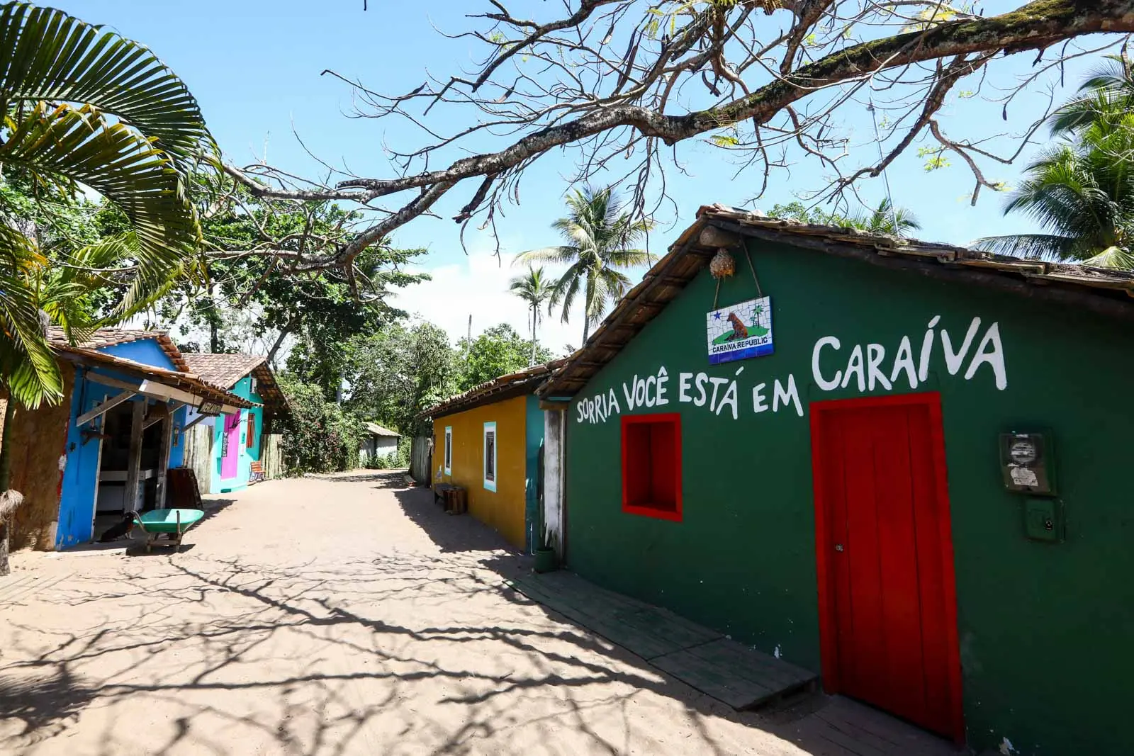 Vila colorida de Caraíva